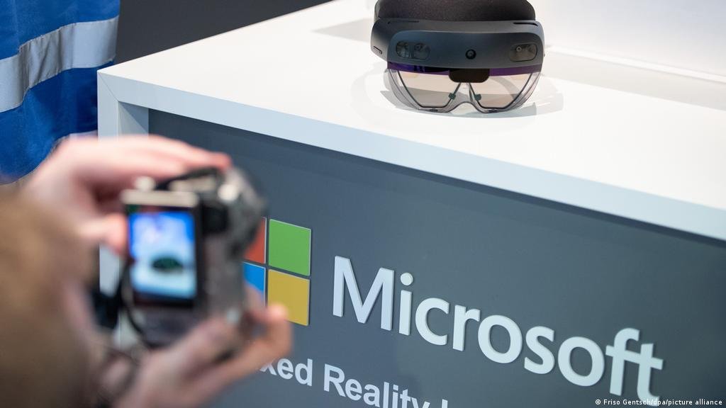 Microsoft to provide 120K Augmented Reality headsets worth $22 bn to the U.S army